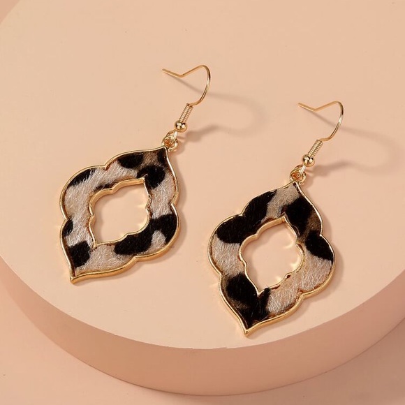 Animal Print Dangle Earrings - Picture 3 of 6